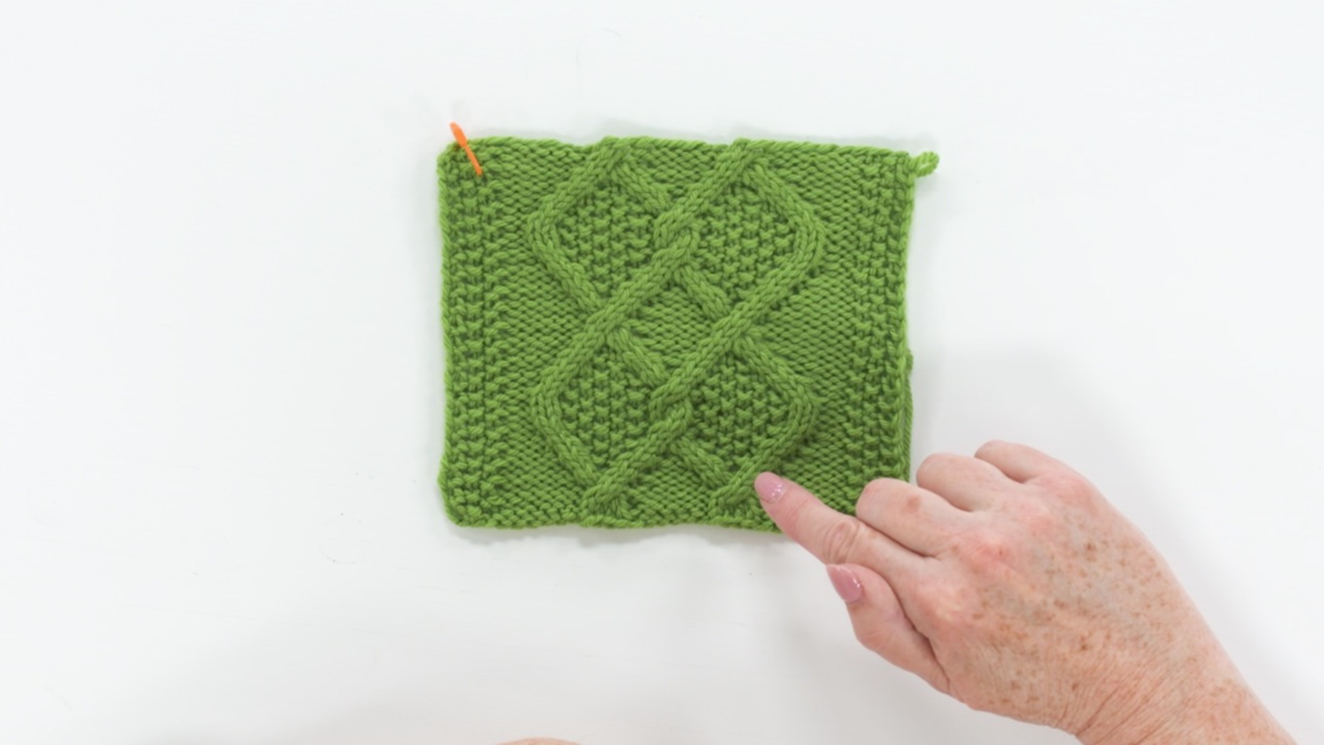 Intertwining Cables With Seed Stitch