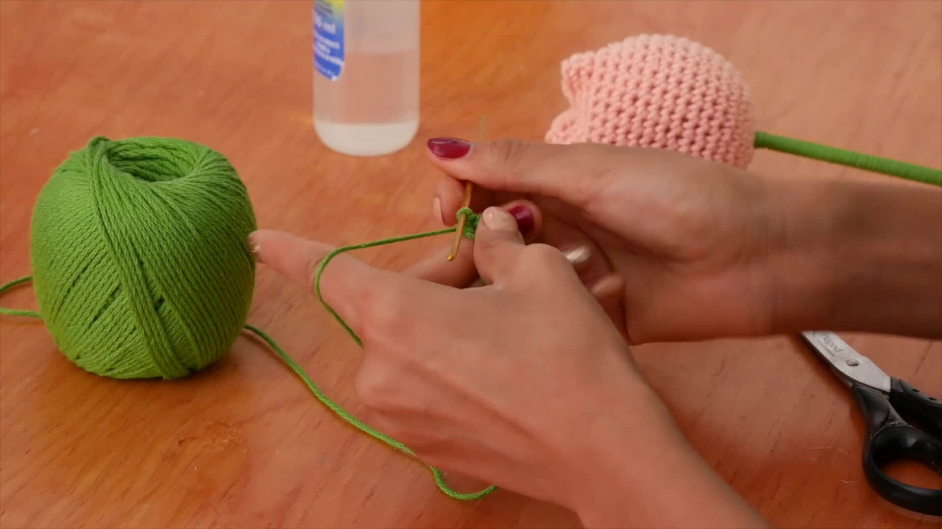 Crocheting the Tulip Leaf