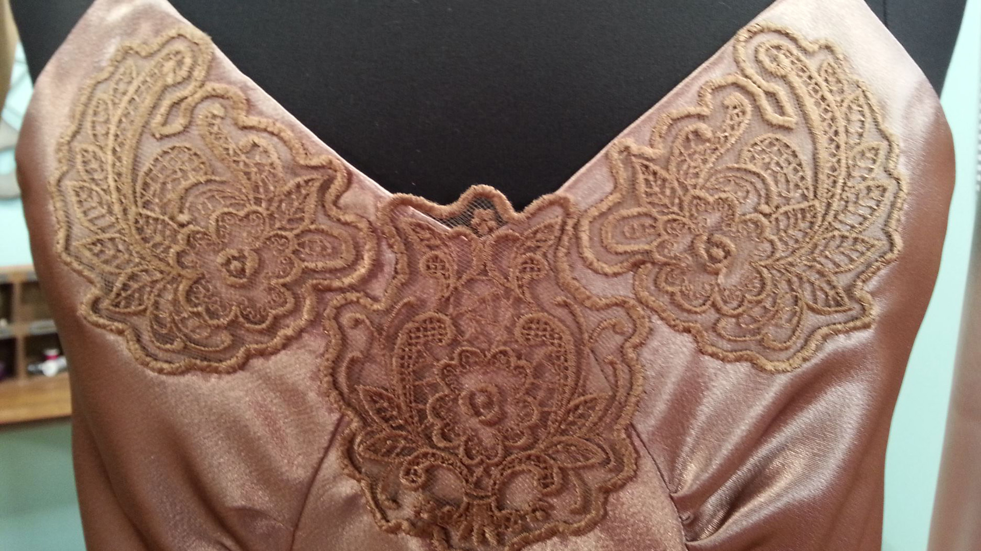 Feminine Fashions in Wartime:1940s