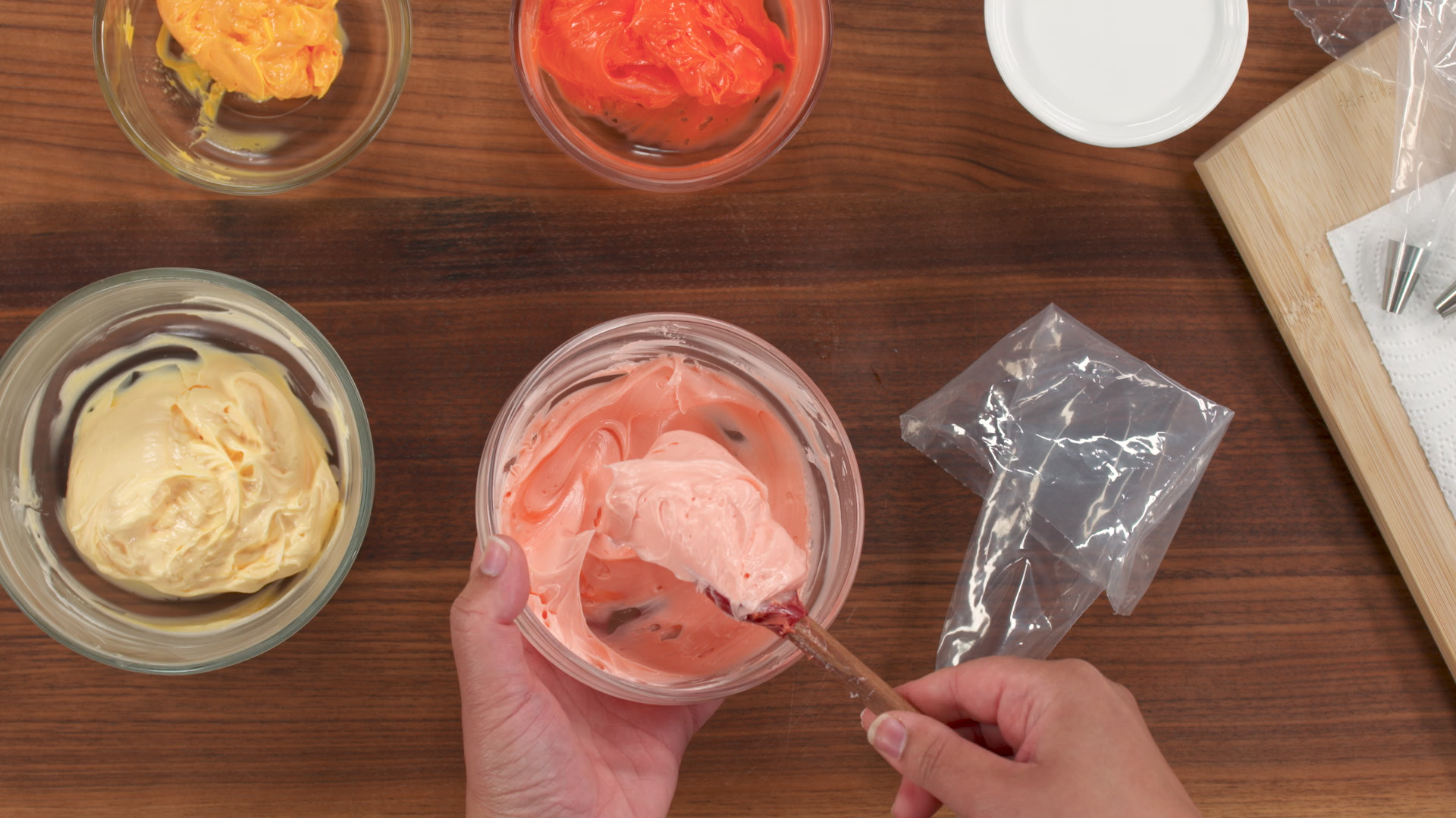 Bokeh Buttercream Design